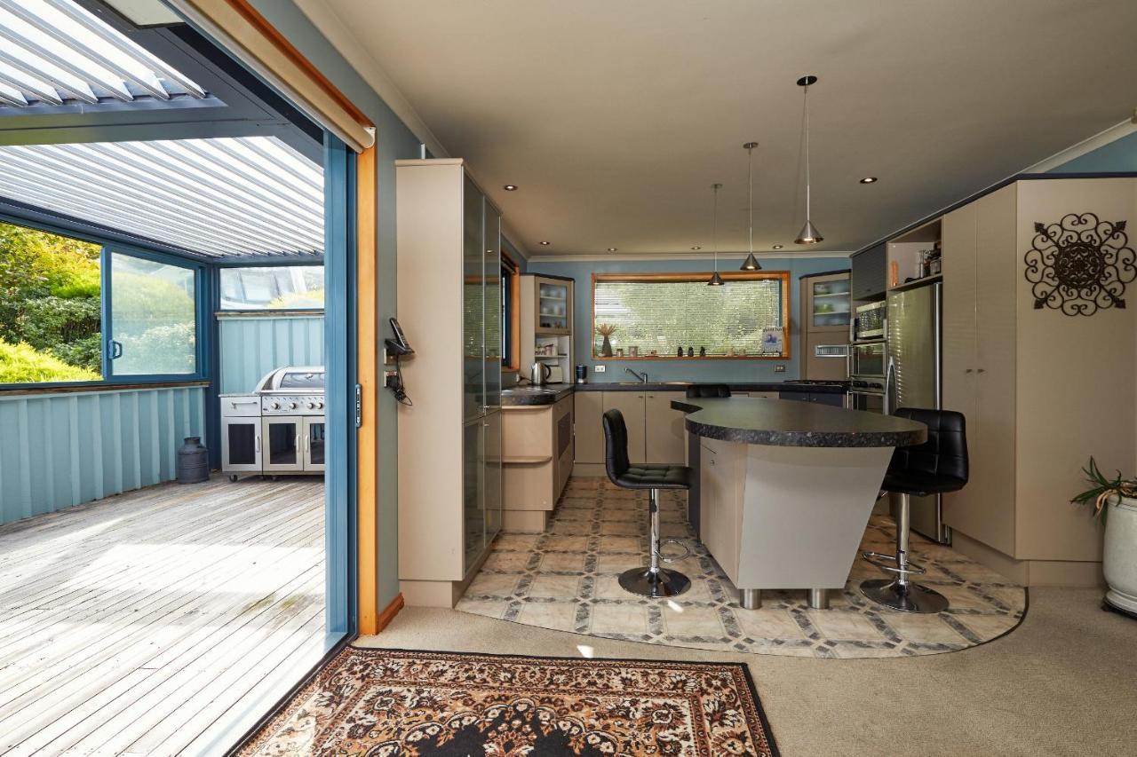 Akaroa Holiday Home Spacious And Quite With Stunning Harbour Views And Close To Town Dış mekan fotoğraf