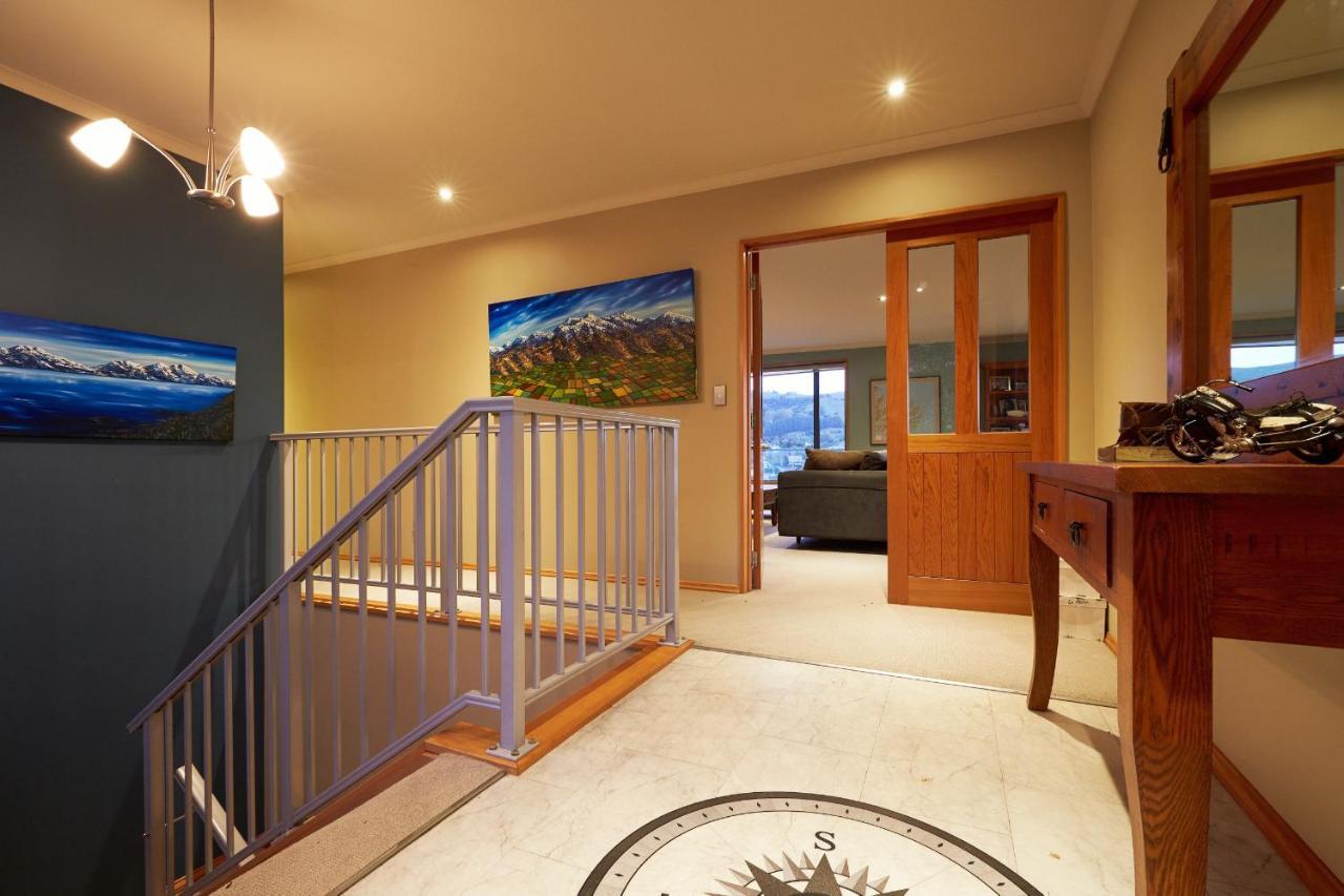 Akaroa Holiday Home Spacious And Quite With Stunning Harbour Views And Close To Town Dış mekan fotoğraf