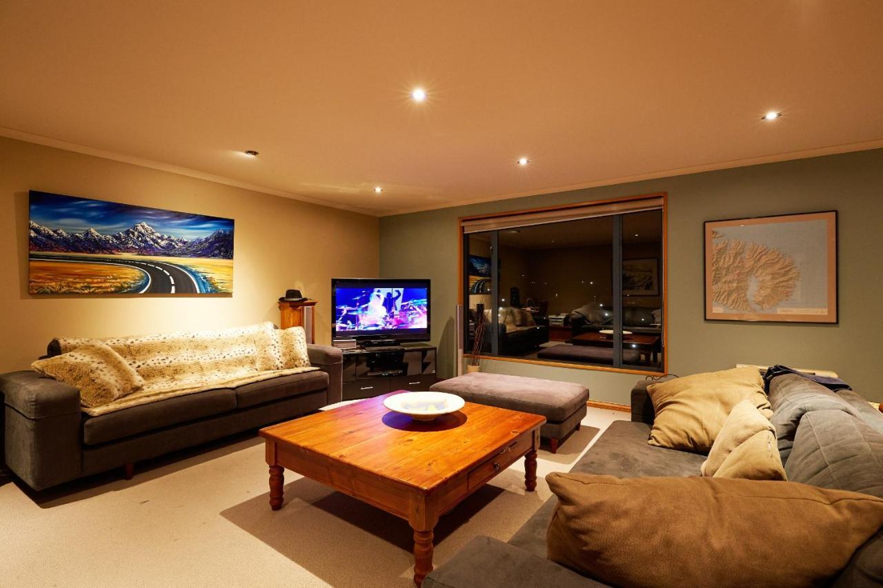 Akaroa Holiday Home Spacious And Quite With Stunning Harbour Views And Close To Town Dış mekan fotoğraf
