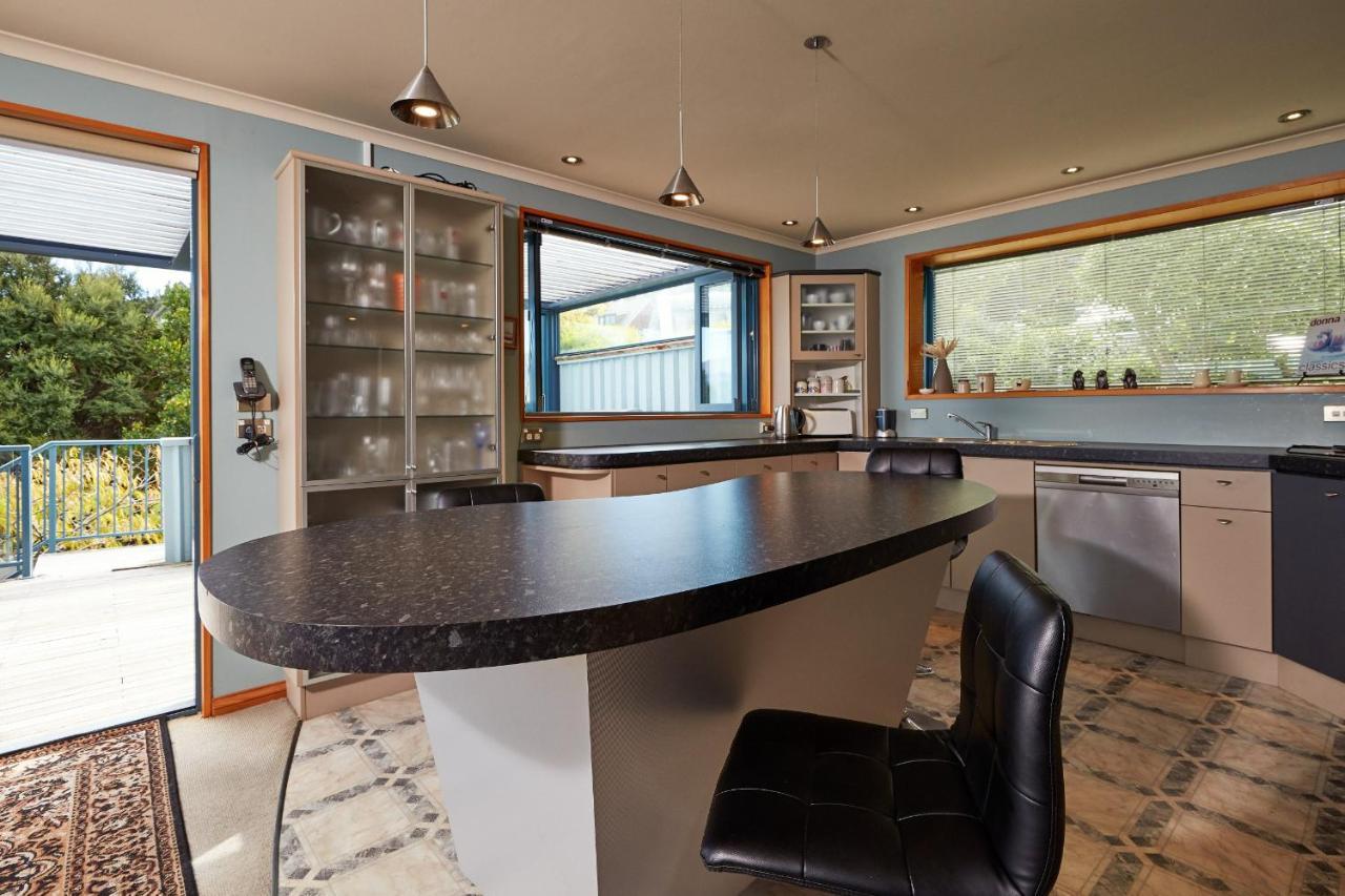 Akaroa Holiday Home Spacious And Quite With Stunning Harbour Views And Close To Town Dış mekan fotoğraf